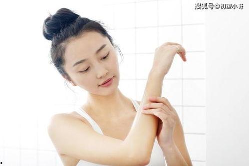 哪些明星有鸡皮肤,他们如何应对肌肤困扰