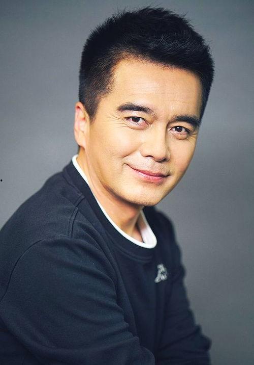 演员许亚军,从人民的名义到大江大河，演技派演员的蜕变之路